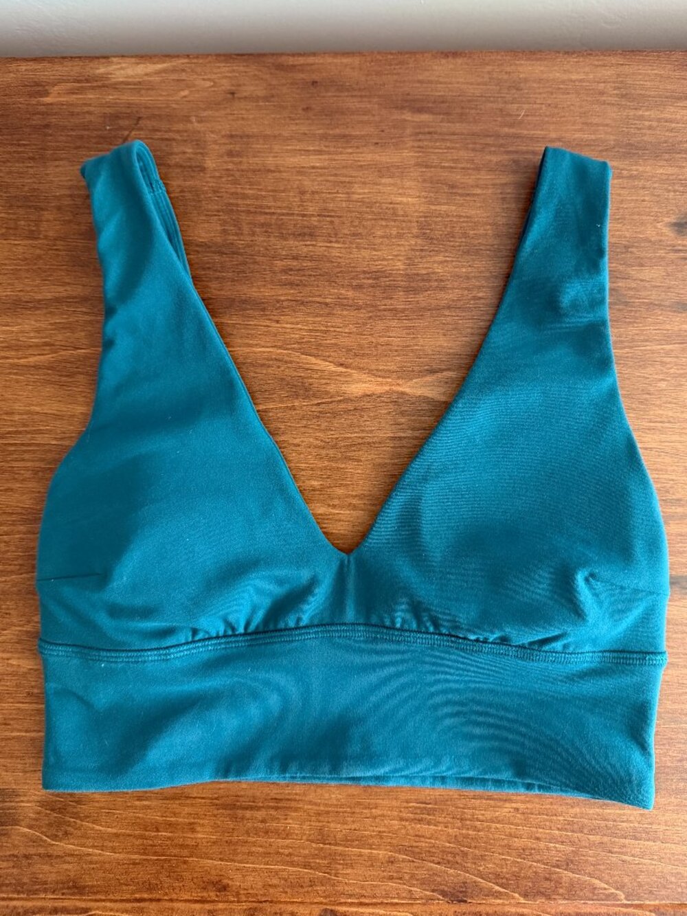 Lululemon Align V Neck Sports Bra Womens Sz 4 Laguna - Sweat Wicking Yoga w/Pads